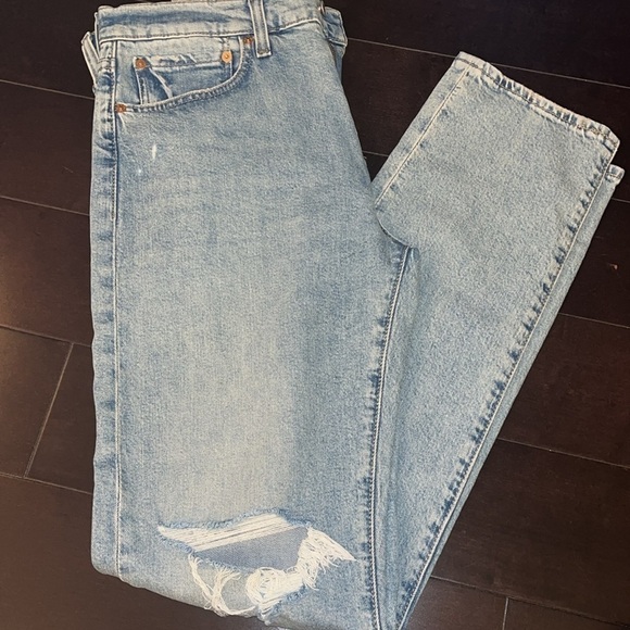 Levi's® Premium
502™ TAPER FIT MEN'S JEANS
Size 33X34 NWT - Picture 3 of 10